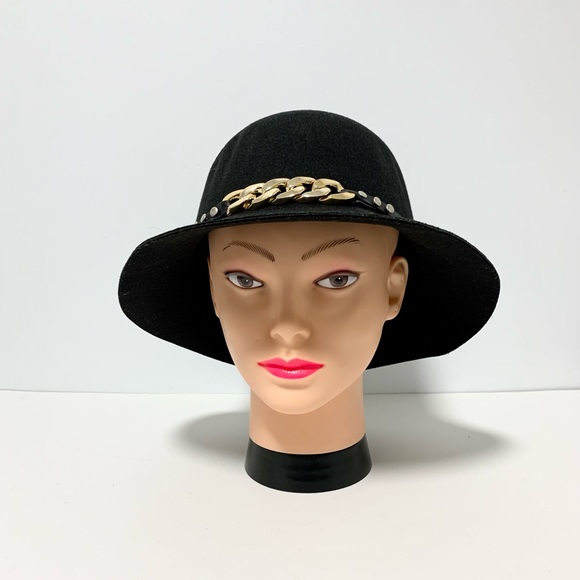 ❣️2/$40❣️ Black Cloche Hat With Chain - Picture 2 of 6